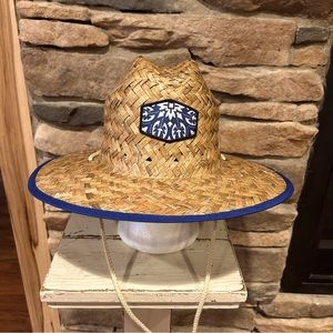 Pugs, straw, hat, beach,fishing,‎ party, leisure. 15“.